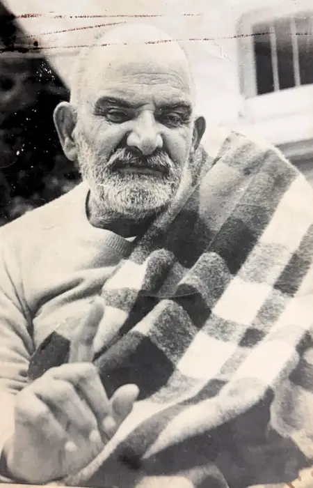 Shri Neem Karoli Baba giving blessings